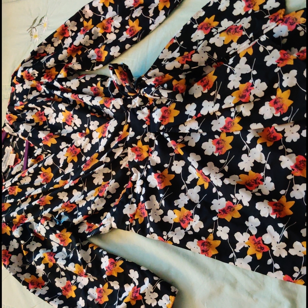 Dress - Picture 2 of 4